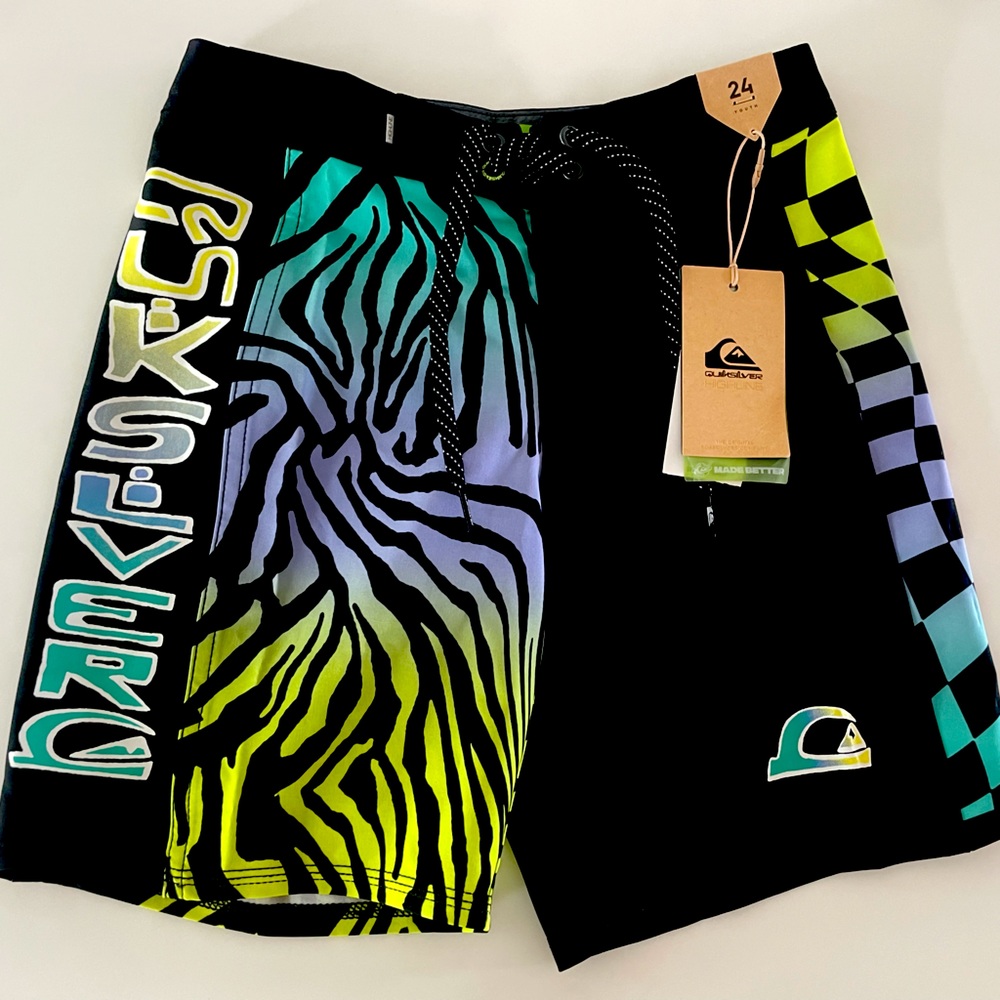 Quiksilver Boys Size 24 Boardshorts NWT
